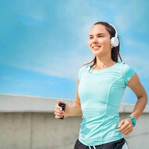 MP3 PŘEHRÁVAČ BLUETOOTH 5.0, PŘENOSNÝ HUDEBNÍ PŘEHRÁVAČ PRO BĚHÁNÍ Váha výrobku včetně jednotkového obalu 0.265 kg