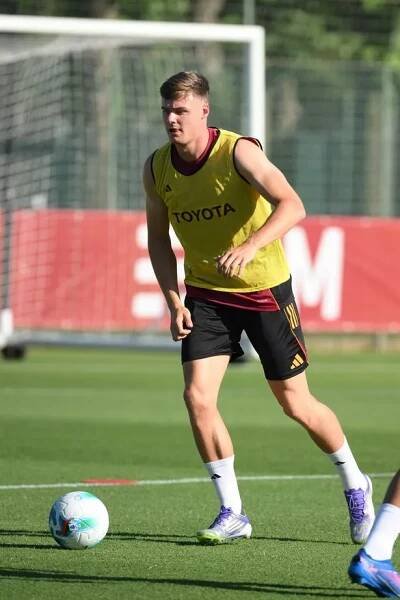 Six of the best: Pictures of Evan Ferguson's first day in training with his new Roma teammates