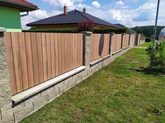 Standardní brány – Bočan Wood & Steel – zámečnická výroba, kovové konstrukce