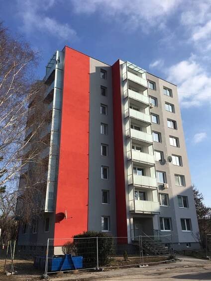 Vežový bytový dom Pri kaštieli 19,Holíč | RMG staving - kompletná revitalizácia panelových a murovaných bytových domov