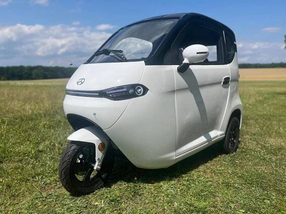 Leramotors Elektrická tříkolka s kapotou, lze řídit i bez ŘP (NOVÁ, 2024), 149.990 Kč