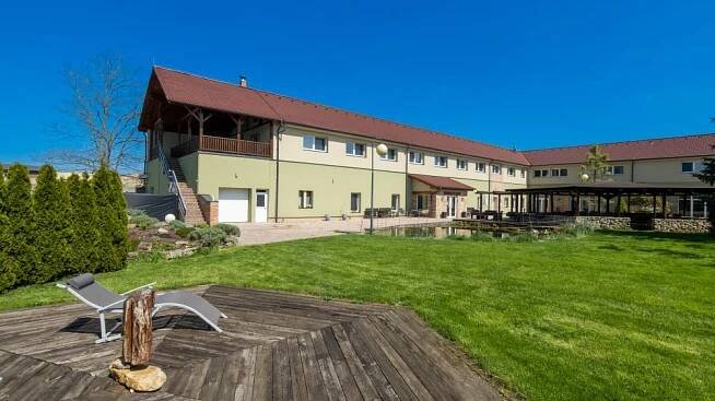 Hotel Dvůr, Písková Lhota | Hotel.cz