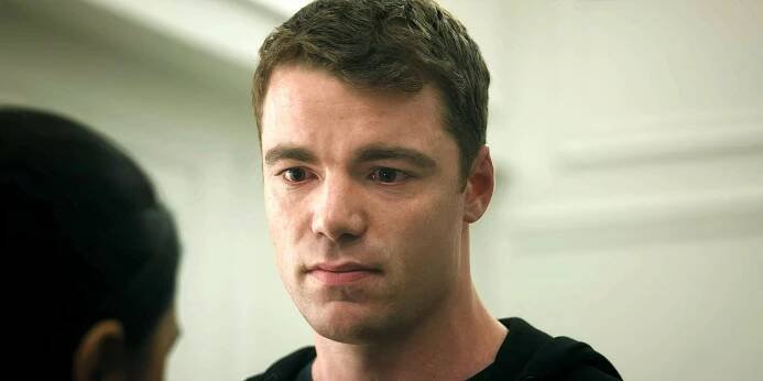 Gabriel Basso as Peter breaking up with Rose in The Night Agent