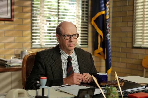 Goldbergovi - Mama Drama - Z filmu - Stephen Tobolowsky