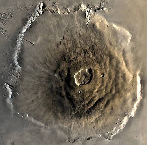 The Olympus Mons volcano is 25 kilometres high, and is big enough to cover the whole of metropolitan France (© NASA).