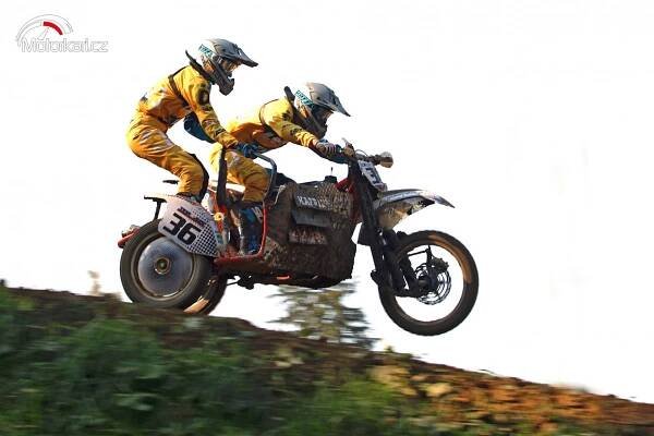 Fotogalerie Republikový šampionát sajdkár a čtyřkolek v Jiníně | Motorkáři.cz