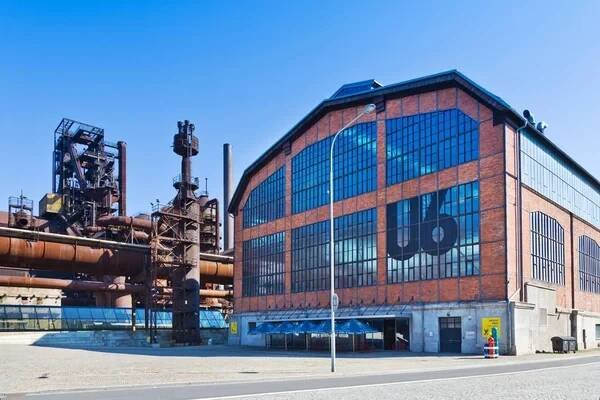 Česká republika, Ostrava - 13. srpen 2018: U6 vědy a technologického centra, oblast dolní oblast Vítkovice (národní kulturní památka), Ostrava city, Severní Morava, České republ — Stock obrázek