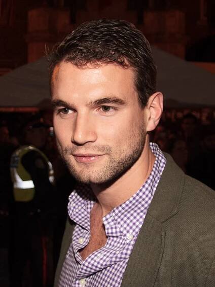 Alex Russell (actor) - Wikipedia