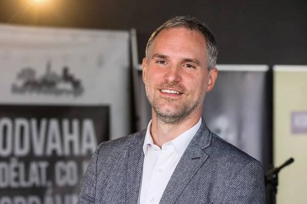 Piráti nejsou v krizi. Na magistrátu jsou lidi, o něž bych si neopřel kolo, říká Hřib