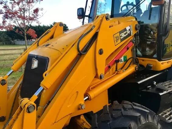 Traktorbagr JCB 3CX
