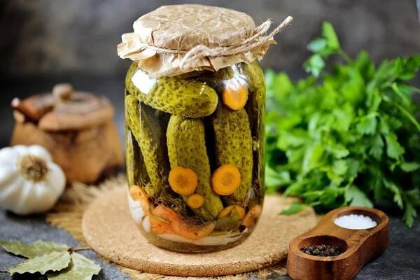 Okurky nakládačky jako od babičky. Jak je připravit, aby byly krásně křupavé?
