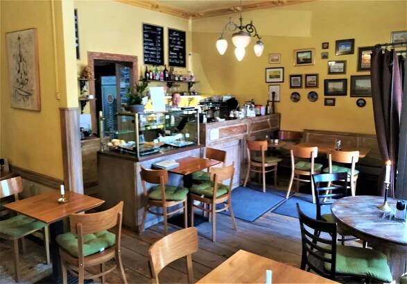 Galerie - Das Café Piter in Berlin Wilmersdorf. Ein kleines gemütliches Lokal zwischen Kunst, Kultur und Shoppingmeile
