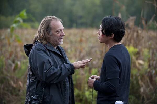 Živí mrtví - Zabráno - Z natáčení - Greg Nicotero, Steven Yeun