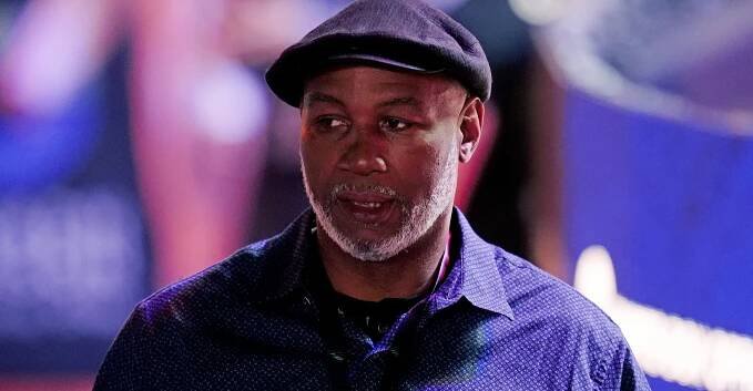 ‘Better to wait until he retires’: Lennox Lewis advises Moses Itauma to avoid Oleksandr Usyk