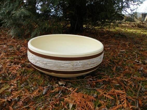 Žardinka keramická rytá. 34cm.