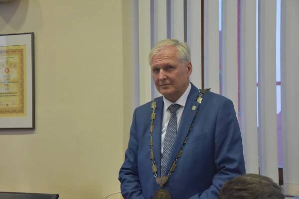 Chomutov si zvolil nového primátora. Město nyní povede Milan Petrilák