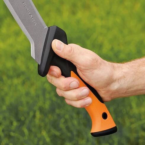 Fiskars Mačeta Solid 61,7 cm