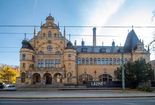 Soubor:Liberec lázně císaře FJ 2.jpg – Wikipedie