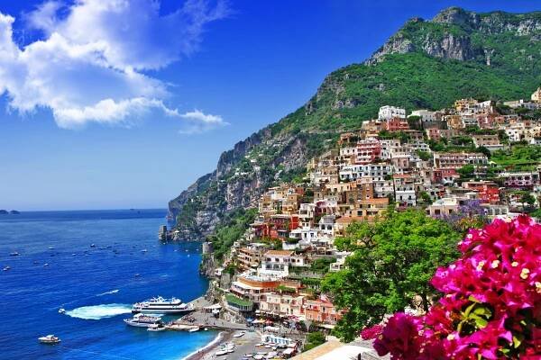 Nálepka Pixerstick Krásné scenérie pobřeží Amalfi v Itálii, Positano. - Témata