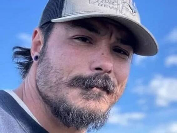 Travis Decker: Dad hunted over killing of his 3 young daughters 'confirmed' dead