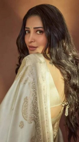 Shruti Haasan's Saree Looks Are Serving Serious Fashion Goals