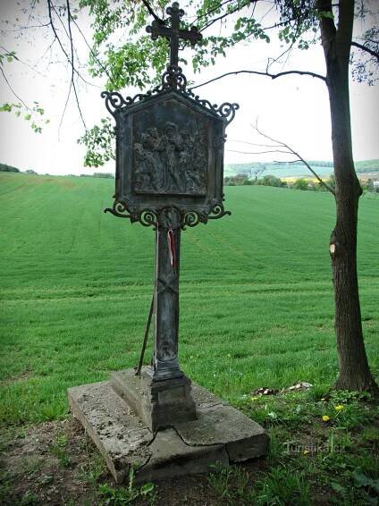 Kvasice - Stará křížová cesta - Kříž | Turistika.cz