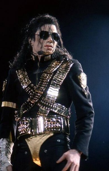 25 Famous Singers Who Died