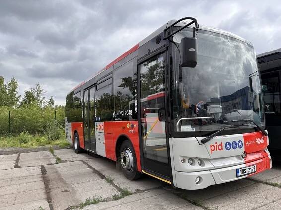 Arriva nakoupila nové minibusy SOR a Škoda. Jezdit budou v Praze a Roudnici - Zdopravy.cz