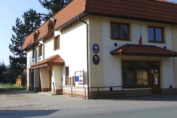 Chudeřice - obecní úřad foto 1