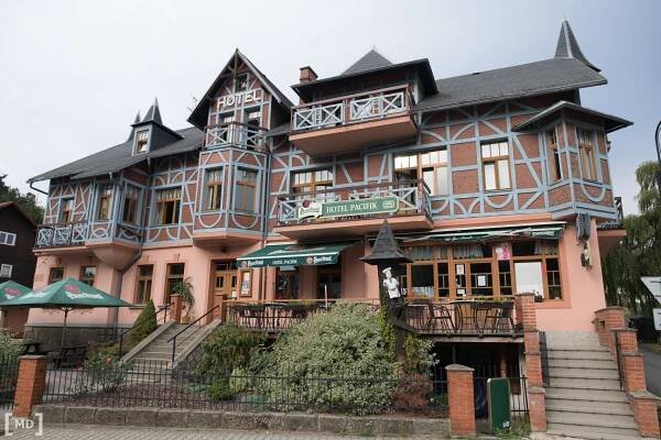 Hotel Pacifik – ubytování a restaurace v Hamru na Jezeře