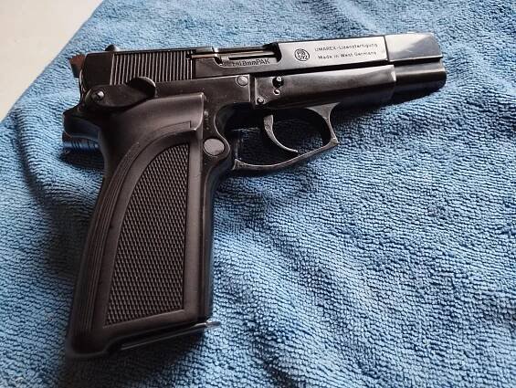 PLYNOVÁ-EXPANZNÍ PISTOLE UMAREX BROWNING GP DA 9 mm,knall v D,TOP-STAV