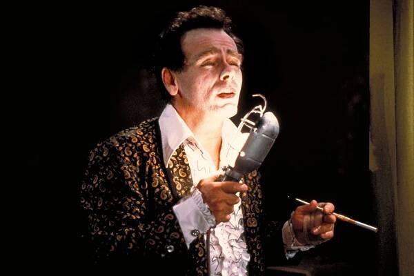 BLUE VELVET, Dean Stockwell, 1986, (c) De Laurentiis Group/courtesy Everett Collection