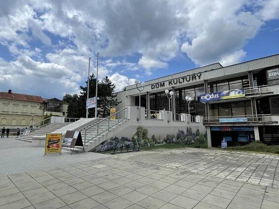 VIDEO: Kulturák ve Vsetíně rozkvetl. Díky fotoplachtě. Líbí se vám?