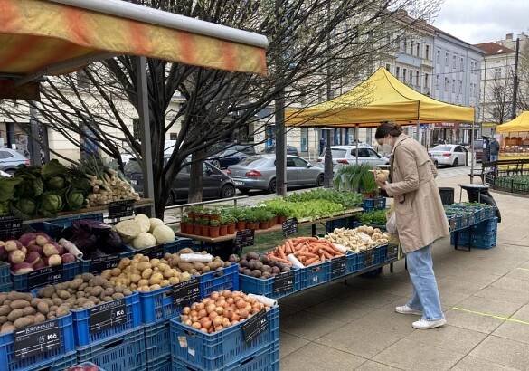Kontroly na farmářských trzích v Praze: Jakých hříchů se dopouštějí nejčastěji?