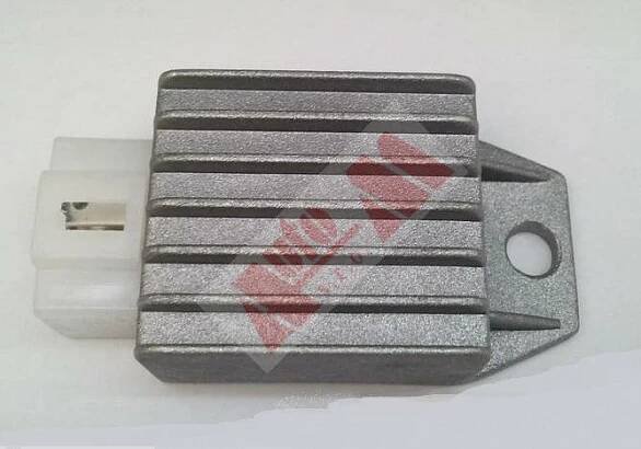 regulátor dobíjení napětí 12V 4T motory