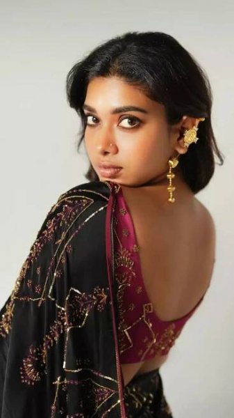 Dushara Vijayan Sets a Bold Trend with Her Dazzling Saree Looks