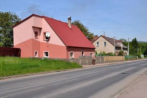 Domy na hranici katastrálních území Kadaň a Prunéřov
