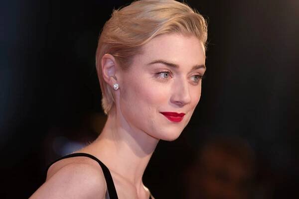 Elizabeth Debicki Knows the Power of Diana’s ‘Revenge Dress’