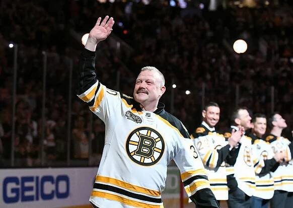 FOTO: Zdeno Chára nechýbal. Šampióni Bostonu z roku 2011 sa vrátili | SPORTNET