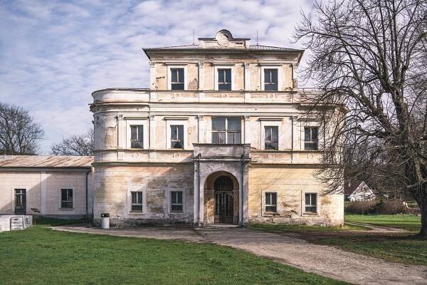 Fotografie - Zámek Velichov průčelí - 07.04.2023