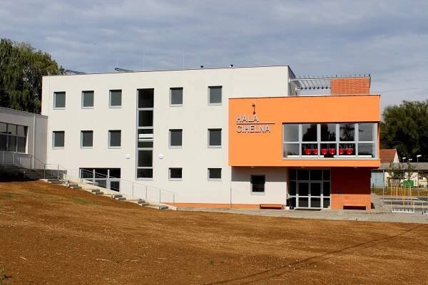 Buchlovice se dočkaly. Otevřely víceúčelovou sportovní halu Cihelna
