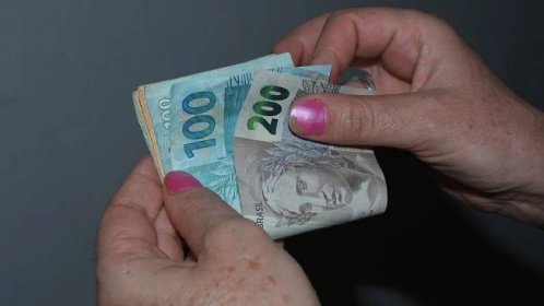 Brazilka chtěla strýcovy peníze. Přivezla ho do banky mrtvého na vozíku