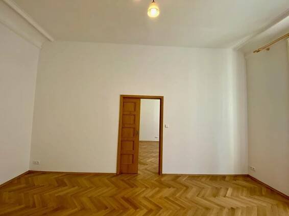 Pronájem bytu 2+1, 80m2, Korunní, Praha 2, balkon, po kompletní rekonstrukci