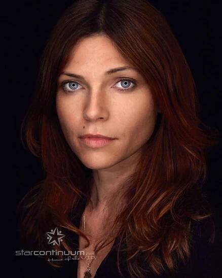 starcontinuum.net | Faces | Nicole de Boer