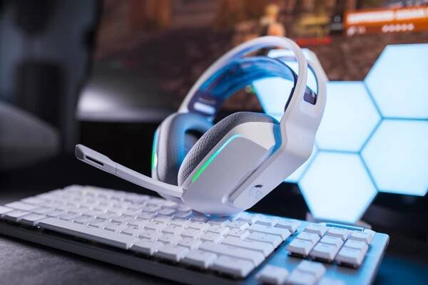 Vybočte z nudného šedivého průměru pomocí nové řady barevného herního vybavení Logitech G