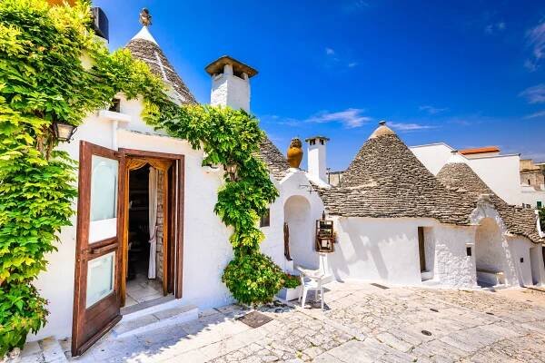 Alberobello, Puglia, Italy, emicristea