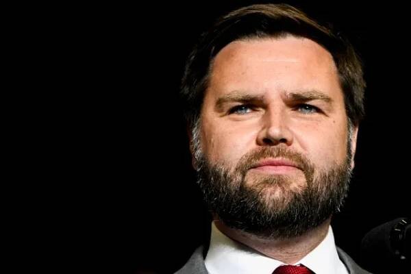 Trump si za kandidáta na viceprezidenta vybral senátora J. D. Vance
