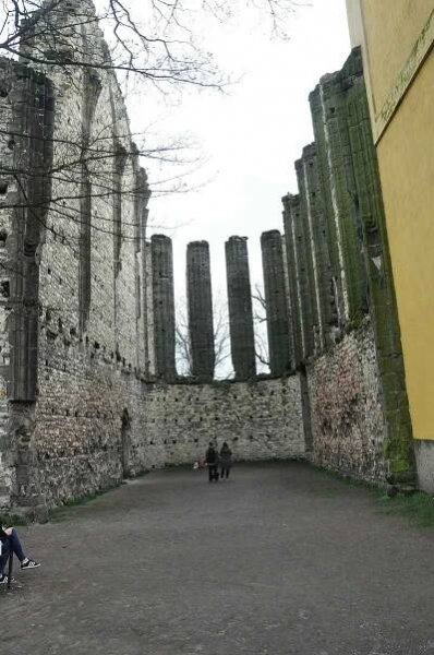 FOTO: Nedostavěný magický chrám v Panenském Týnci je atrakcí