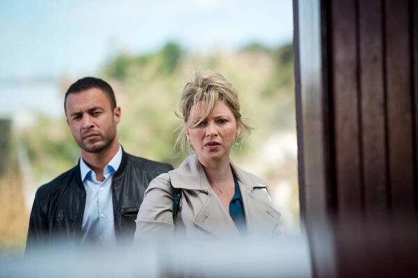 Policajtka Barbie - Devatero řemesel, desátá móda (S02E02) (2014)