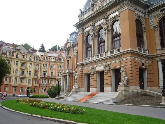 Lázně Karlovy Vary - ubytování, pobyty, počasí, info, wellness, procedury, prameny